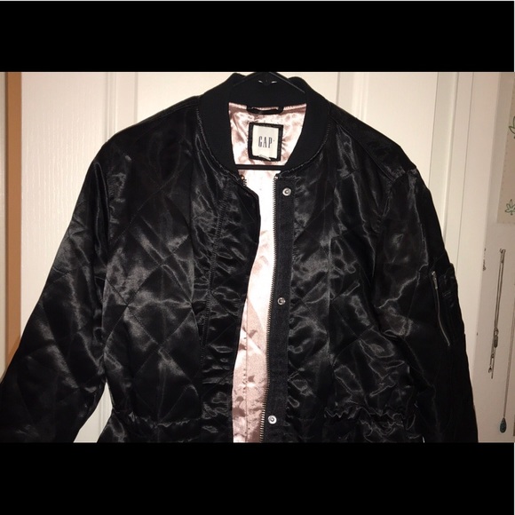 GAP Jackets & Blazers - GAP BOMBER COAT